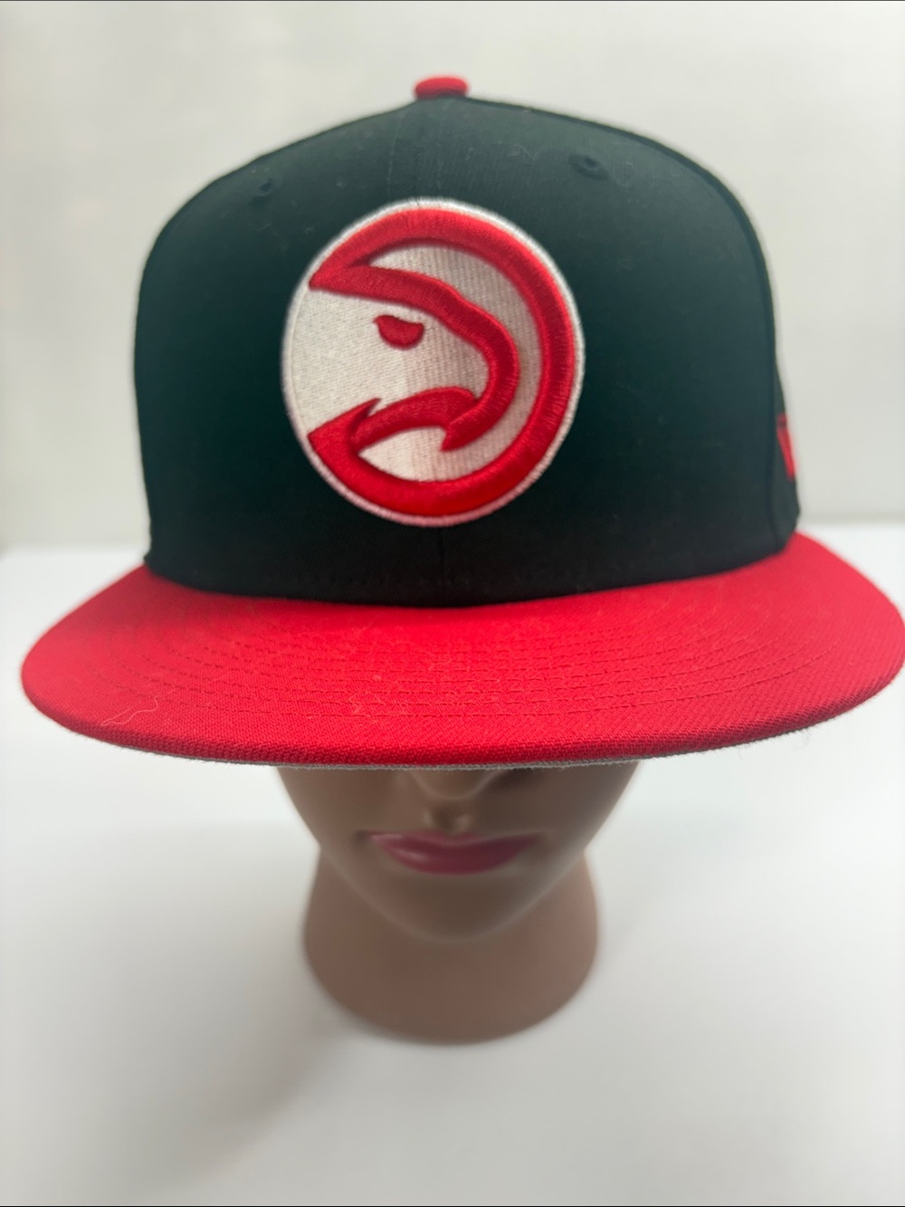 New Era Atlanta Hawks “Member” Black & Red Flat Brim Snapback / Baseball Cap